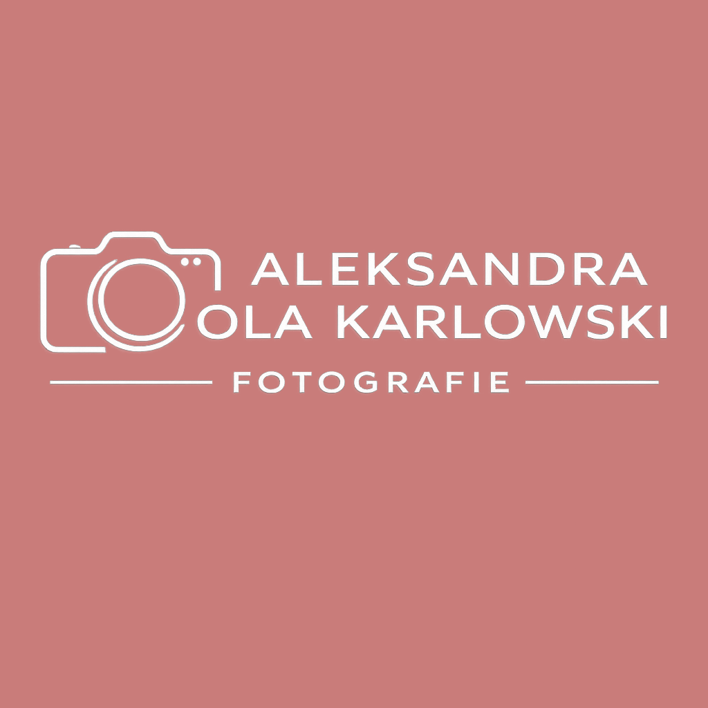 Logo von Aleksandra Ola Karlowski – Babyfotografin in Düsseldorf