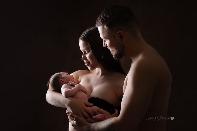 Familienfotografie mit Neugeborenem im Studio in Düsseldorf