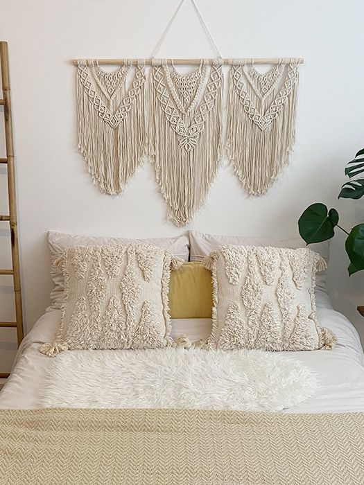 Boho-Set mit Bett und Makramee im Fotostudio für Babyfotografie Düsseldorf